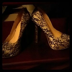 Sexy Lace Heels!